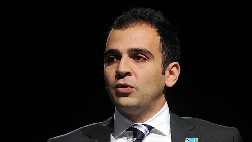 Noor Basha, der Vertreter von Investor Hasan Ismaik, klagt nicht mehr gegen 1860. Der Klub und er haben sich geeinigt. Noor Basha, der Vertreter von Investor Hasan Ismaik, klagt nicht mehr gegen 1860. Der Klub und er haben sich geeinigt.
