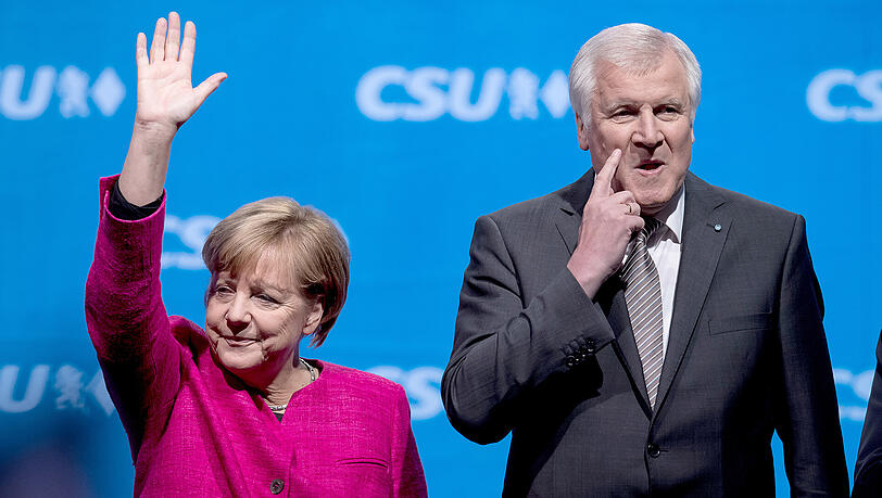 "Wer jetzt 'weiter so' ruft, hat nicht verstanden" - CDU und CSU streiten über den Kurs nach der Bundestagswahl. "Wer jetzt 'weiter so' ruft, hat nicht verstanden" - CDU und CSU streiten über den Kurs nach der Bundestagswahl.