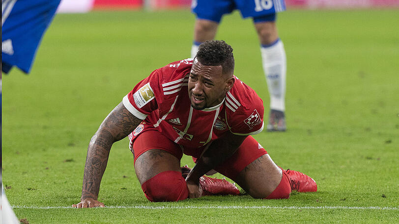 JÉROME BOATENG NOTE 4
Nach Magen-Darm-Infekt wieder in der Startelf, Topform erreichte der Weltmeister noch nicht. Etwas zögerlich in den Zweikämpfen, seine langen Pässe kamen selten an. Bekam von Neu-Bayer Goretzka einen schmerzhaften Tritt ab. Später ausgewechselt.