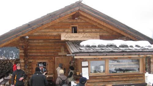 Klein, aber oho: Gostner Schwaige auf der Seiser Alm Klein, aber oho: Gostner Schwaige auf der Seiser Alm
