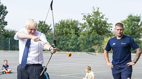Ein zweiter Robin Hood wird der britische Premierminister Boris Johnson (hier beim Besuch der Sacred Heart of Mary Girls' School in Upminster) wohl nicht mehr.