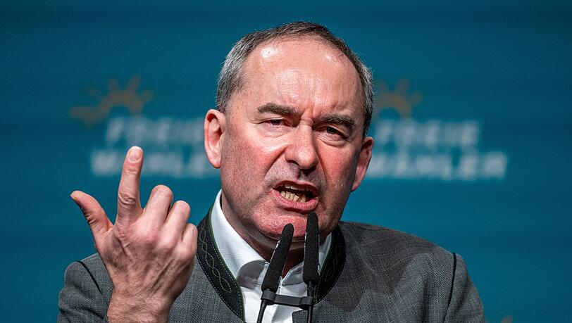 Bayerns Wirtschaftsminister Hubert Aiwanger (Freie Wähler) fordert das Ende der CO2-Steuer. (Archivbild) Bayerns Wirtschaftsminister Hubert Aiwanger (Freie Wähler) fordert das Ende der CO2-Steuer. (Archivbild)