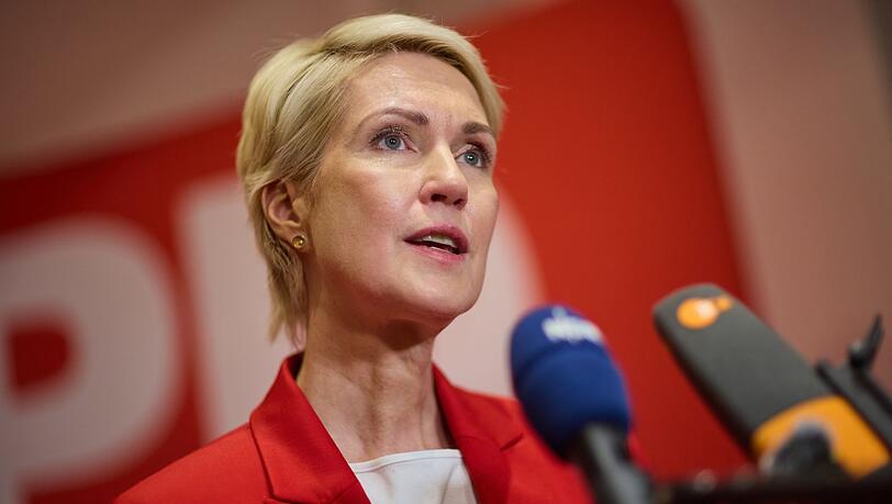 Die Gremien der SPD Mecklenburg-Vorpommern haben für Koalitionsverhandlungen mit Linke und Grünen gestimmt. Die Gremien der SPD Mecklenburg-Vorpommern haben für Koalitionsverhandlungen mit Linke und Grünen gestimmt.