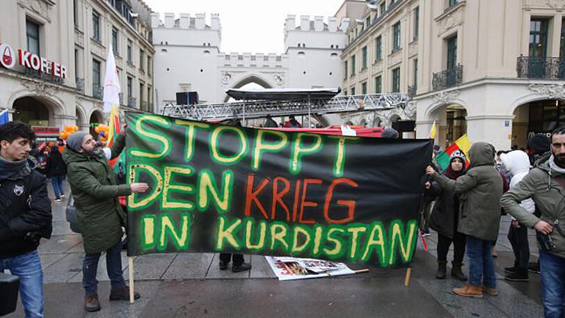 Unter ihnen auch einige Kurden.