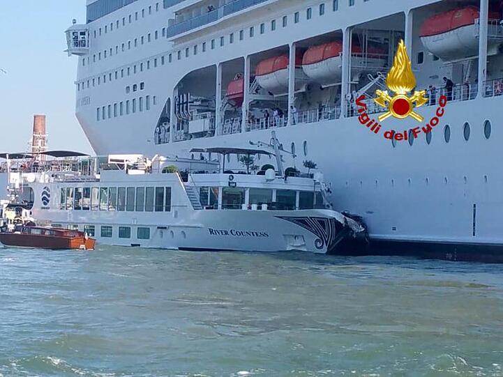 Das Kreuzfahrtschiff "Msc Opera" ist im Kanal von Giudecca mit einem Touristenboot zusammengestossen.