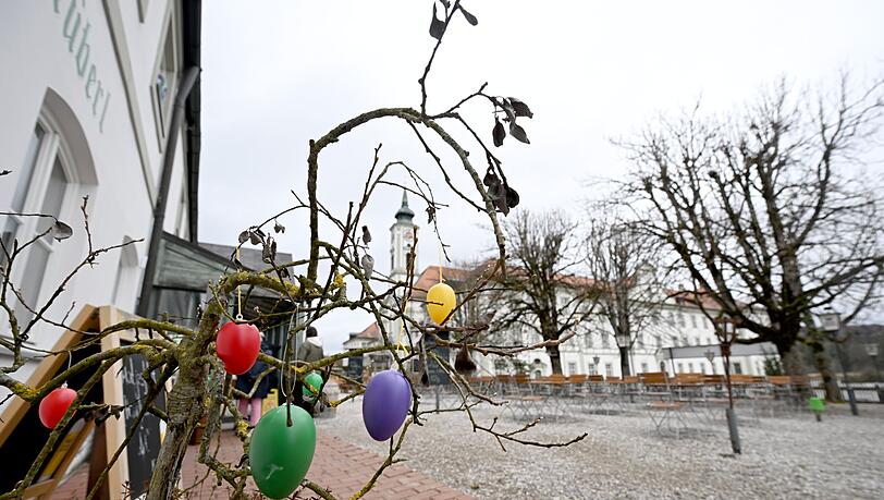 Am Ostersonntag wird der Himmel in der zweiten Tageshälfte vielerorts grau und regnerisch. Am Ostersonntag wird der Himmel in der zweiten Tageshälfte vielerorts grau und regnerisch.