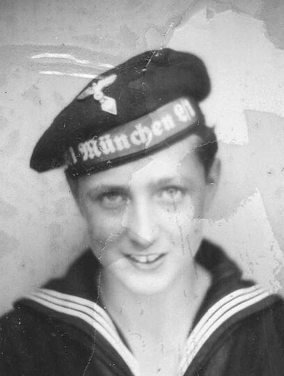 Im April 1945 soll der 17-Jährige zur Kriegsmarine &ndash; dazu kommt es dann nicht mehr.