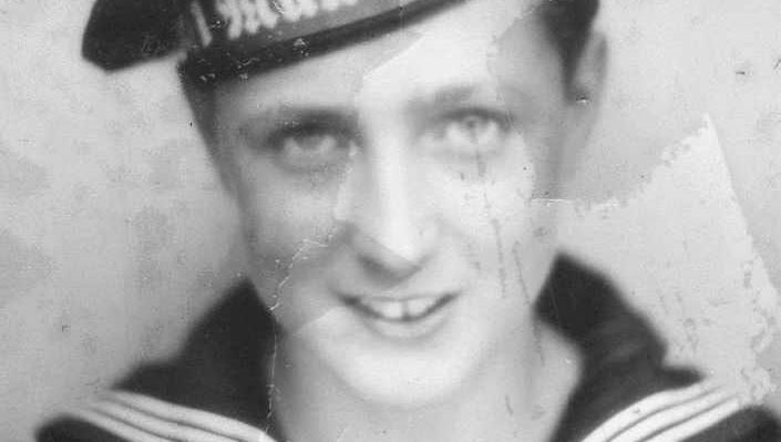 Im April 1945 soll der 17-Jährige zur Kriegsmarine – dazu kommt es dann nicht mehr. Im April 1945 soll der 17-Jährige zur Kriegsmarine – dazu kommt es dann nicht mehr.