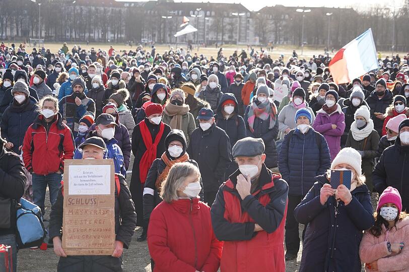 Knapp 1.300 Menschen versammelten sich am Sonntag auf der Theresienwiese.