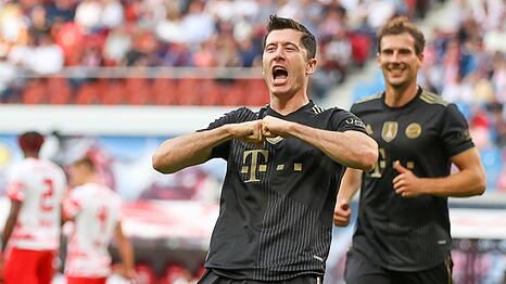 Robert Lewandowski (l) spielt k&uuml;nftig in den USA. (Archivbild)