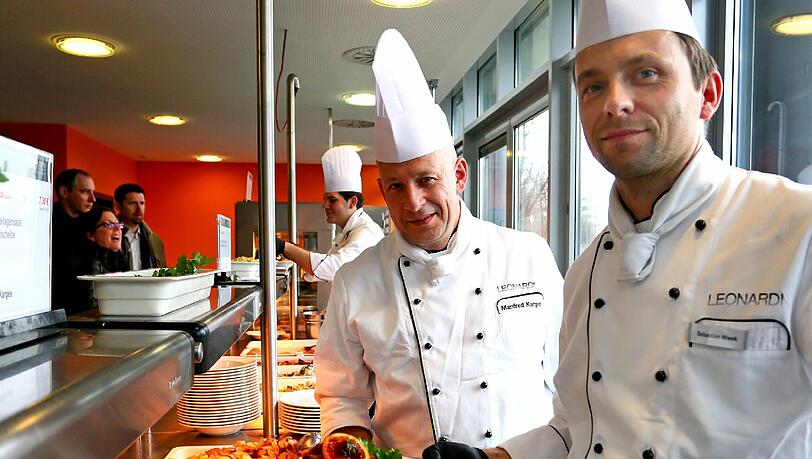 Die Köche im Leonardi werben wie moderne Marktschreier für ihr Essen.