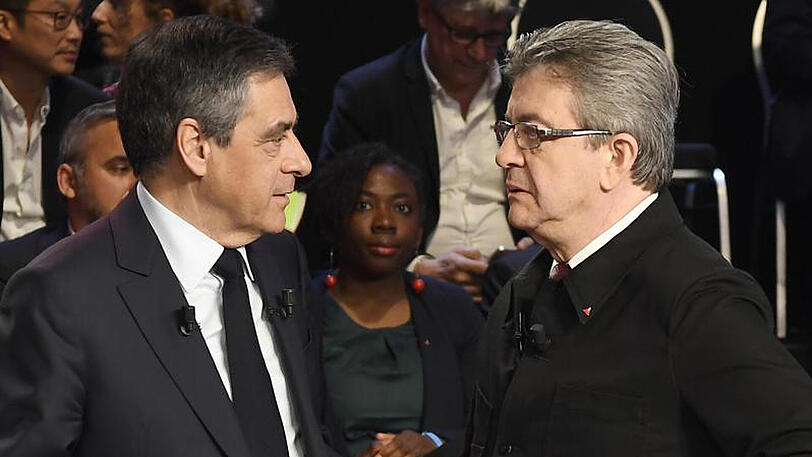 25 Prozent der Zuschauer hielten den Linkspolitiker Mélenchon (r) für den überzeugendsten Kandidaten, nur 15 Prozent den Konservativen Fillon.