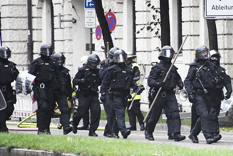 Mit starken Kräften ging die Polizei dann vor.