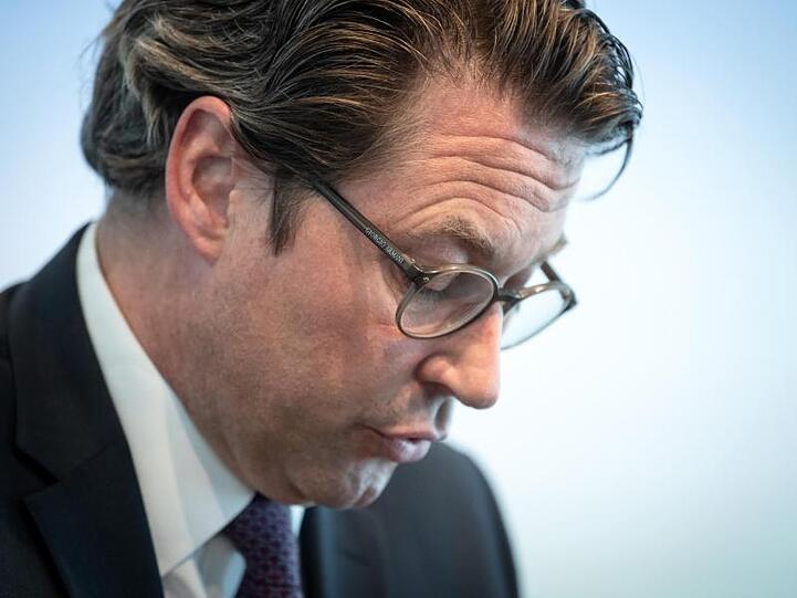 Andreas Scheuer (CSU), Bundesverkehrsminister, spricht bei einem Pressestatement zur Pkw-Maut. Foto: Sina Schuldt
