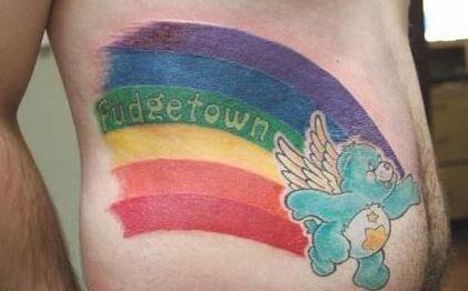 Über Geschmack lässt sich bekanntlich streiten... Die witzigsten Horror-Tattoos in der Bilderstrecke.