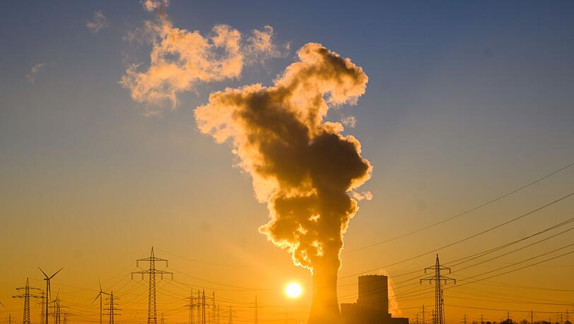 Die Stromerzeugung aus Stein- und Braunkohle hat im vergangenen Jahr den CO2-Ausstoß im Energiesektor steigen lassen.