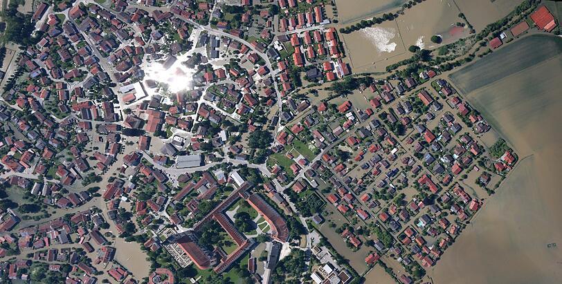 Aktuelle Bilder vom Hochwasser in Deggendorf: Die Lage ist weiter kritisch. Die Bürger sorgen sich um die Dämme. Die A92 ist wieder geöffnet.