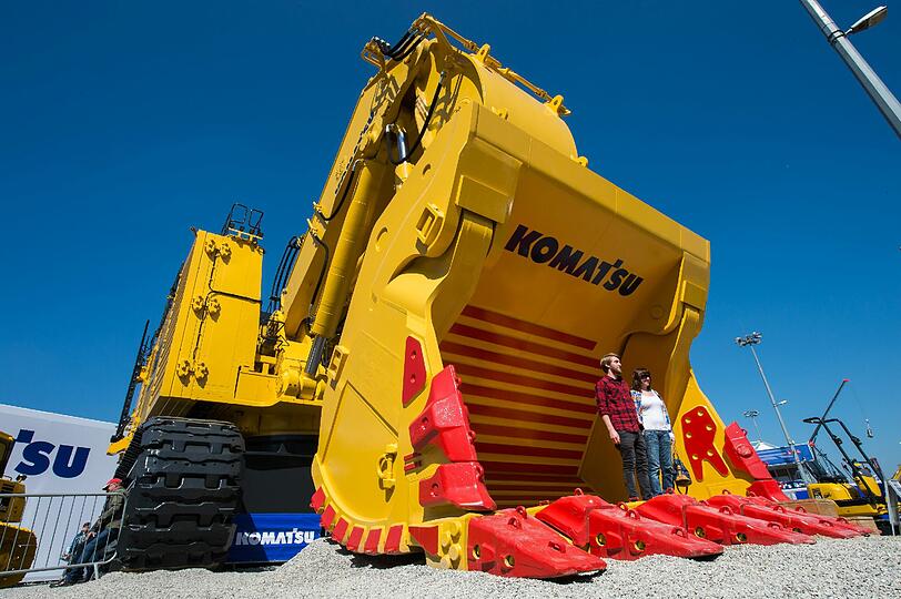 Die Maschine kann rund 12 000 Liter Diesel tanken - was etwa für einen Tag reicht.