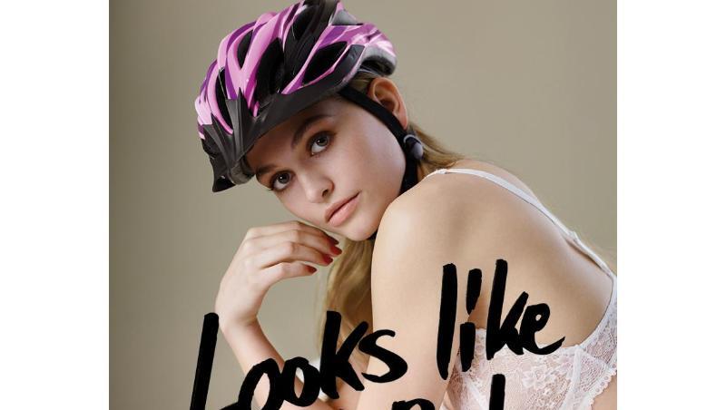 "Germany's Next Topmodel"-Kandidatin Alicija als Gesicht der Kampagne: "Looks like shit. But saves my life" wirbt für das Tragen eines Fahrradhelms. "Germany's Next Topmodel"-Kandidatin Alicija als Gesicht der Kampagne: "Looks like shit. But saves my life" wirbt für das Tragen eines Fahrradhelms.