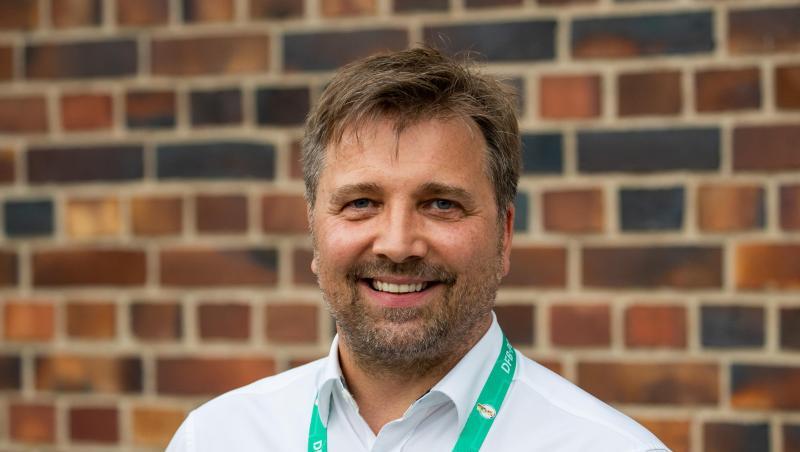 Der Schweinfurter Präsident Markus Wolf lächelt.