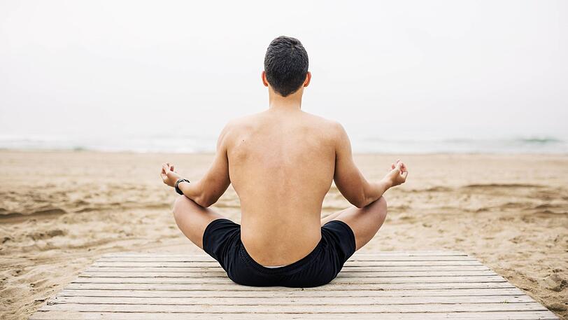 Die Volkshochschule bietet zukünftig auch Yoga für Männer an.