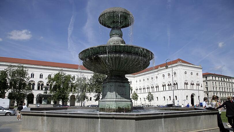 Auch die Universitäten sind von der Coronavirus-Pandemie stark betroffen. Auch die Universitäten sind von der Coronavirus-Pandemie stark betroffen.