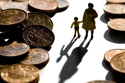 Schule, Ausbildung, Vorsorge: Der Finanzierungsplan für eine Familie ist kein Kinderspiel. Experten geben am Freitag Tipps am AZ-Telefon.
