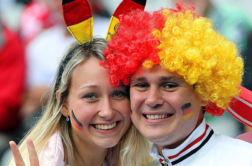 Es gibt nicht nur das hässliche Fan-Gesicht dieser Euro 2016. Sondern auch das schöne und kuriose. Sehen Sie hier die Bilder in unserer Galerie.