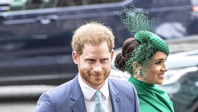 Auf Anzug und Krawatte hat Prinz Harry im Videocall verzichtet. Auf Anzug und Krawatte hat Prinz Harry im Videocall verzichtet.