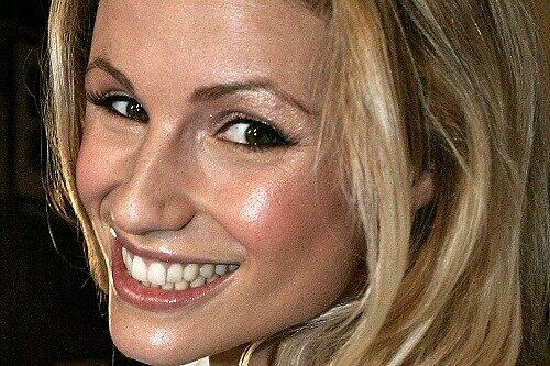 Seit Oktober 2009 moderiert Michelle Hunziker an der Seite von Thomas Gottschalk Wetten, dass..?
