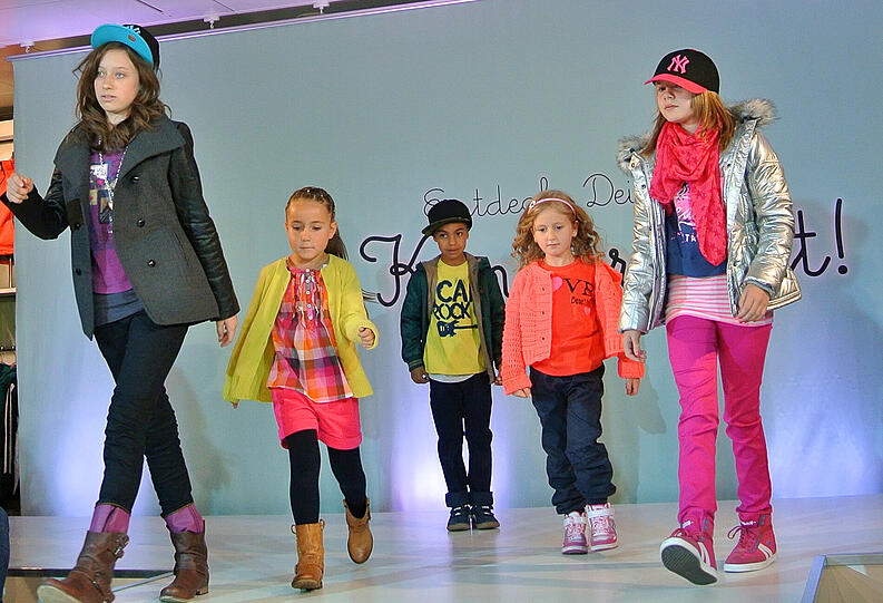 Tolle Show: 25 junge Laufsteg-Talente präsentierten am Samstag in der neuen Kinderwelt bei KARSTADT am Bahnhofplatz Mode-Trends