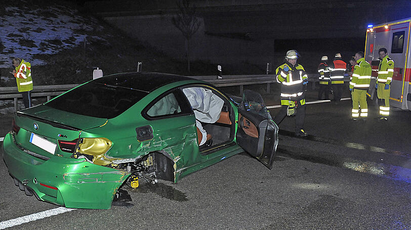 .. das eCall-System des Wagens hatte automatisch Hilfe geholt.