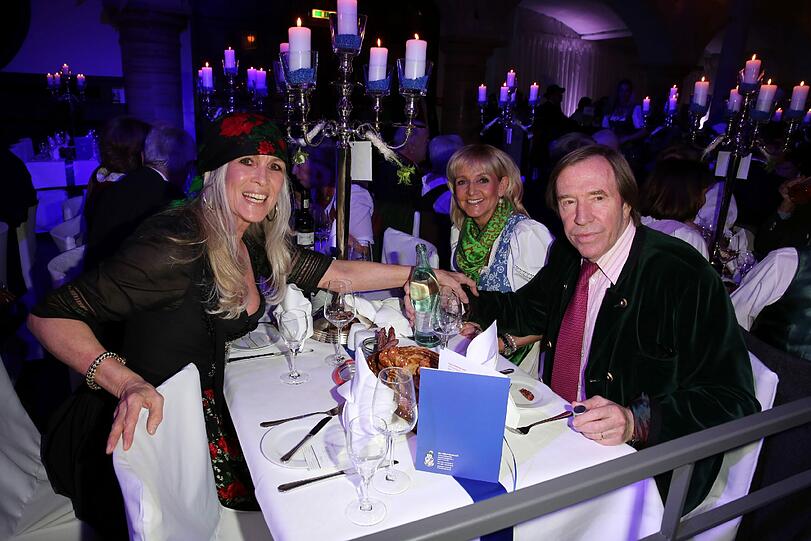 Elvira Netzer, Christa Kinshofer und Günter Netzer