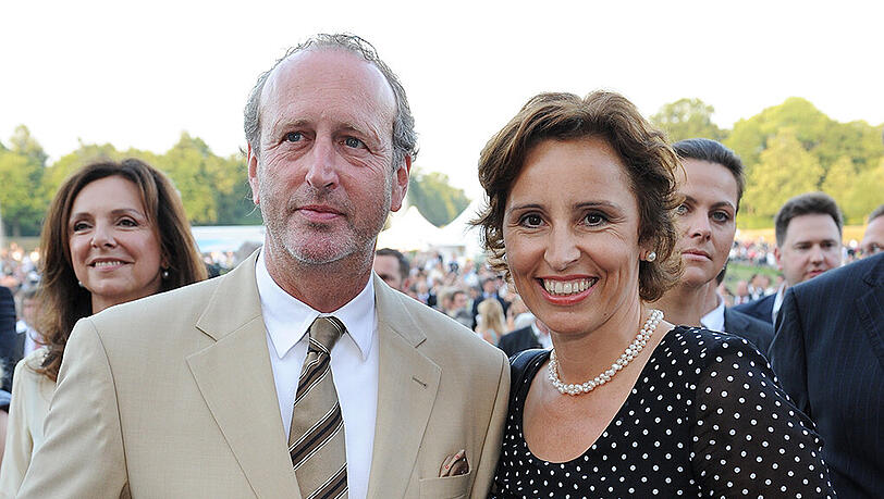 Hubert Haderthauer mit seiner Frau. Der Mediziner ist zu einem schweren Störfall für die Ingolstädter Justizbehörde geworden. Hubert Haderthauer mit seiner Frau. Der Mediziner ist zu einem schweren Störfall für die Ingolstädter Justizbehörde geworden.
