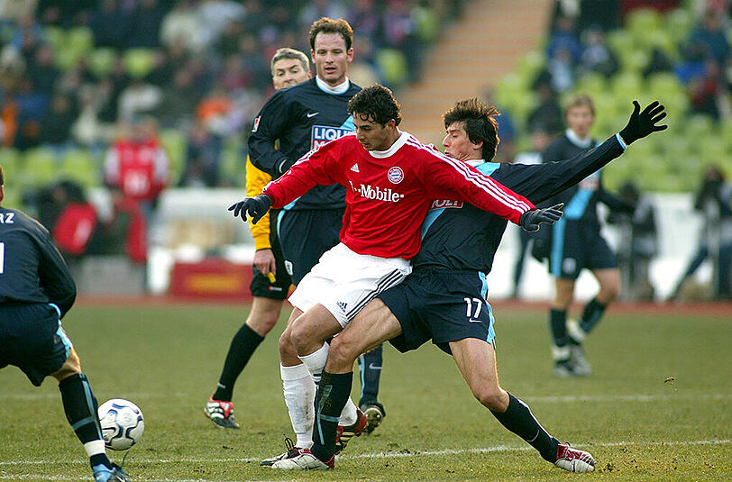 Münchner Derby TSV 1860 München gegen FC Bayern München am 15.02.2003. Die Bilder.