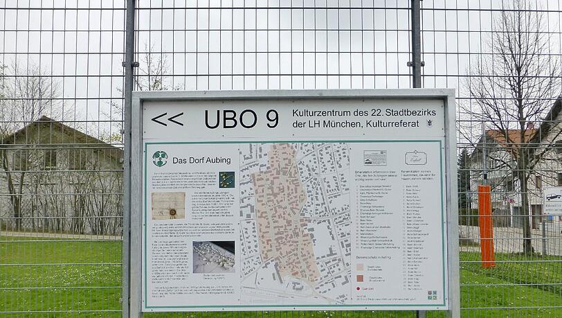 2010 feierten die Bewohner „1000 Jahre Aubing“. Die neue Tafel soll über den Schutz des Dorfkern-Ensembles und die Historie aufklären. 2010 feierten die Bewohner „1000 Jahre Aubing“. Die neue Tafel soll über den Schutz des Dorfkern-Ensembles und die Historie aufklären.