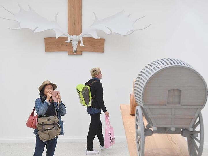 Ein Blick in den US-amerikanischen Pavilion auf der Art Biennale Venedig.