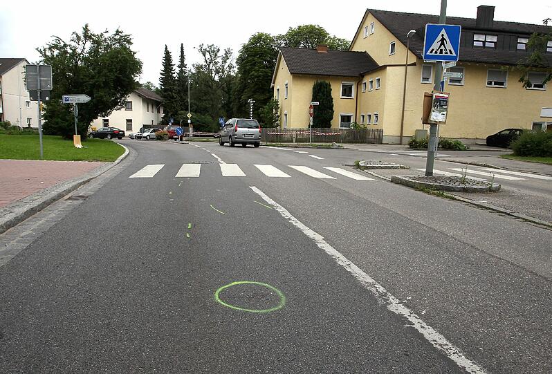 Auf diesem Zebrastreifen in Krailling wurde Marie von einem Auto erfasst und lebensgefährlich verletzt.