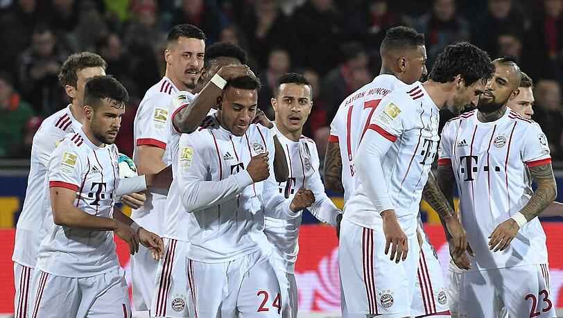 Die Bayern jubeln auch in Freiburg Die Bayern jubeln auch in Freiburg