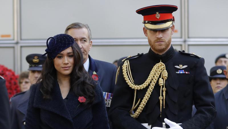 Meghan (l), Herzogin von Sussex, und der britische Prinz Harry, Herzog von Sussex, besuchen die Gedenkstätte "Field of Rememberance" an der Westminster Abbey. Meghan (l), Herzogin von Sussex, und der britische Prinz Harry, Herzog von Sussex, besuchen die Gedenkstätte "Field of Rememberance" an der Westminster Abbey.
