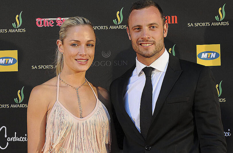 Ein Bild aus glücklichen Tagen: Pistorius mit Freundin Reeva Steenkamp. Im Prozess soll geklärt werden, ob Pistorius sie umgebracht oder unabsichtlich erschossen hat.