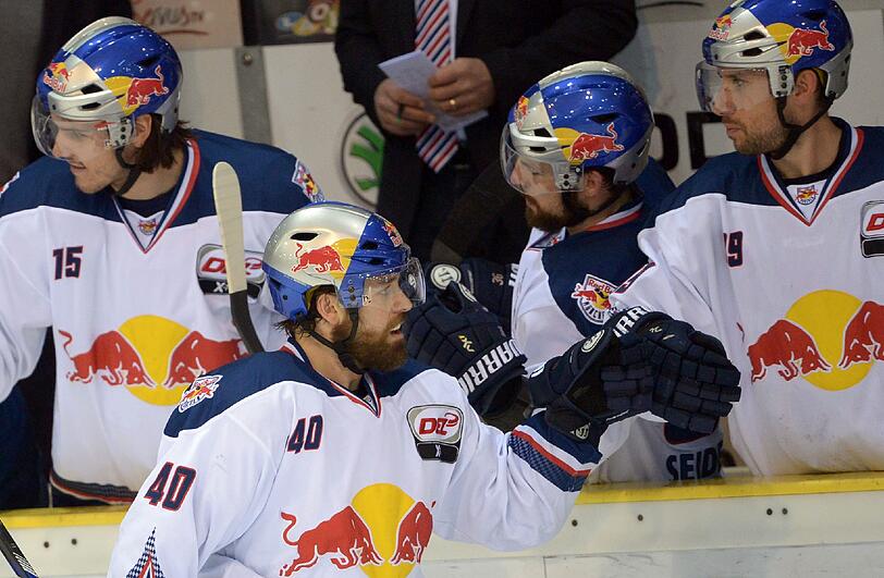 EHC-Jubel im DEL-Playoff-Viertelfinalspiel gegen die Grizzly Adams Wolfsburg.