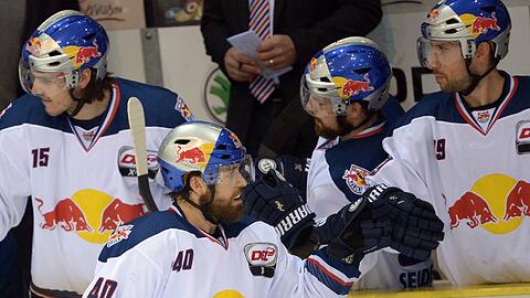 EHC-Jubel im DEL-Playoff-Viertelfinalspiel gegen die Grizzly Adams Wolfsburg.
