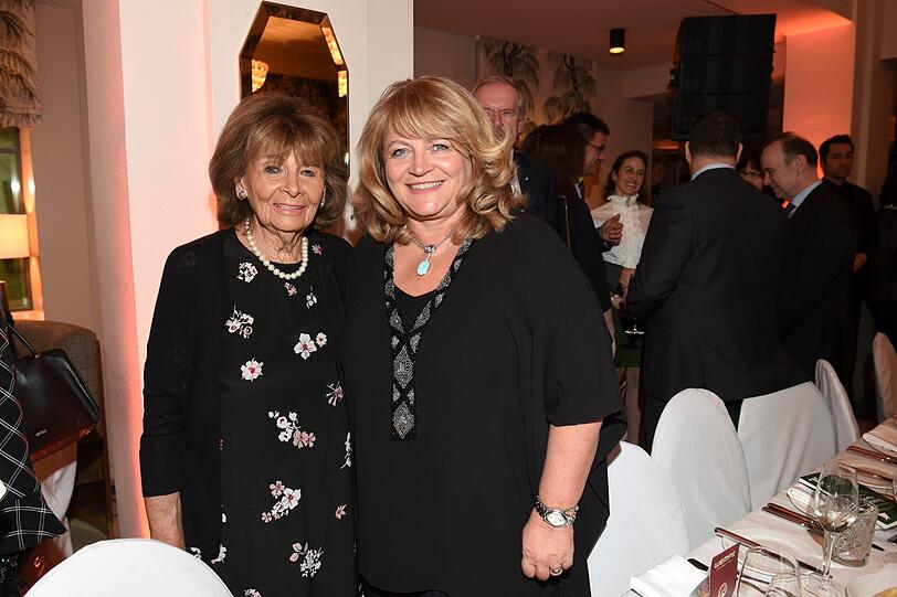 Dr. Charlotte Knobloch mit Alexandra Schörghuber