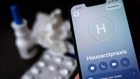Die telefonische Krankschreibung soll beendet werden. (Symbolbild)
