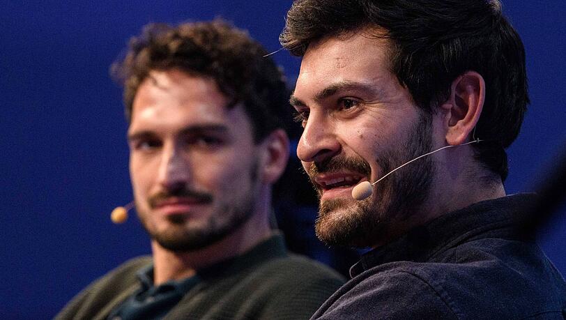 Jonas Hummels (re.) spricht jetzt offen &uuml;ber seinen ber&uuml;hmten Bruder Mats Hummels.