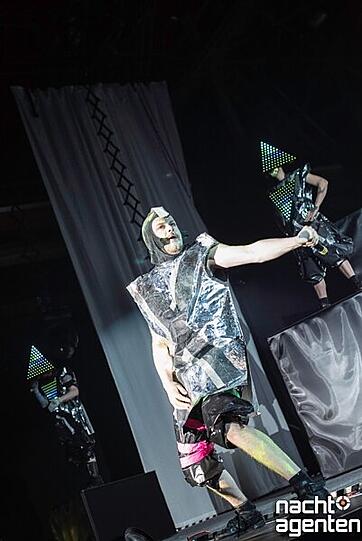 Hip-Hop a la Deichkind. Bilder von der fulminanten Show am 23.11 im Zenith in München.