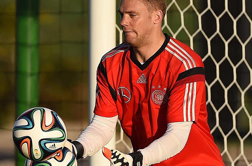 Erstmals wieder trägt der Nationalkeeper Tormannhandschuhe