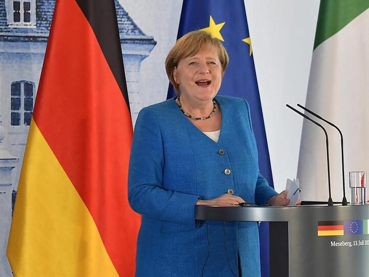 Bundeskanzlerin Merkel trifft sich mit dem spanischen Ministerpräsidenten, um über die Corona-Krise zu sprechen.