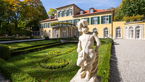 Teil des Münchner Programms: das Schloss Suresnes, auch Werneckschlößl genannt, in Schwabing. Teil des Münchner Programms: das Schloss Suresnes, auch Werneckschlößl genannt, in Schwabing.